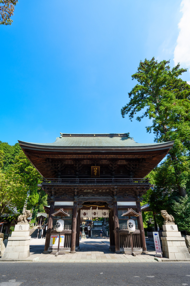 日牟禮八幡宮②　楼門